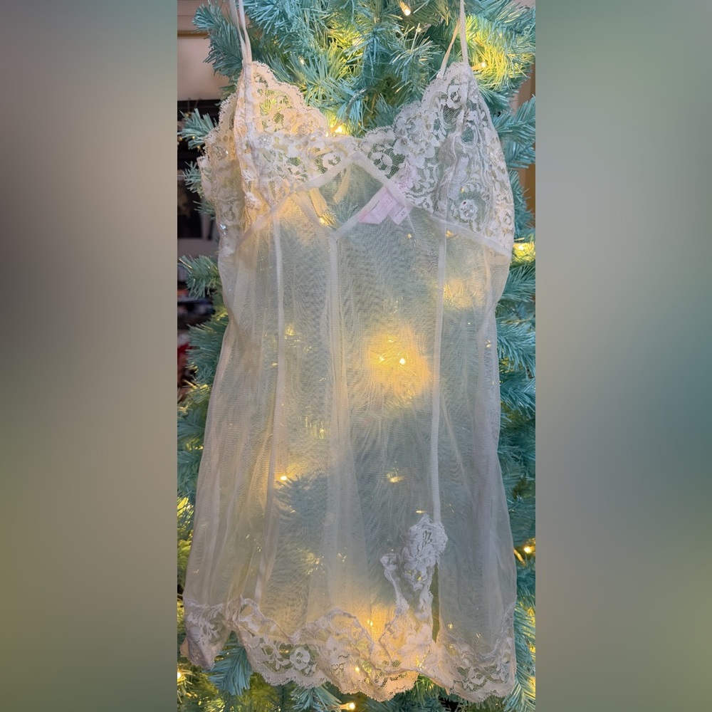 Vintage Victoria's Secret Cream Lace Chemise